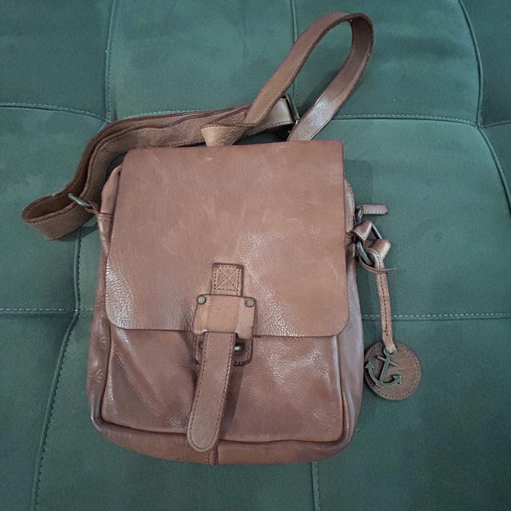 Elegant Tan Crossbody Bag and wallet